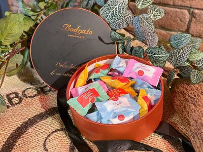 Cofanetto Bodrato Cioccolato: 1 elegante bauletto degustazione con consegna a domicilio