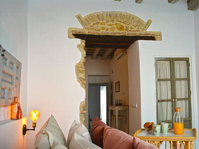 Caja ¡Descubre Medina Sidonia, Cádiz!: 1 noche y desayuno en Alojamientos Plaza de España