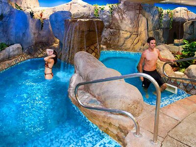 Caja ILUNION Les Corts Spa, Barcelona: acceso a spa y masaje relajante para 2 personas