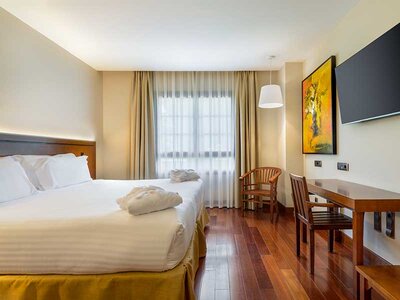 Caja Hotel & Spa Monasterio de Boltaña 5*: 1 noche, desayuno y acceso a spa para 2 personas