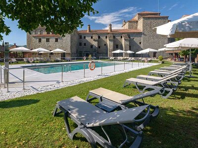 Caja regalo Hotel & Spa Monasterio de Boltaña 5*: 1 noche, desayuno y acceso a spa para 2 personas