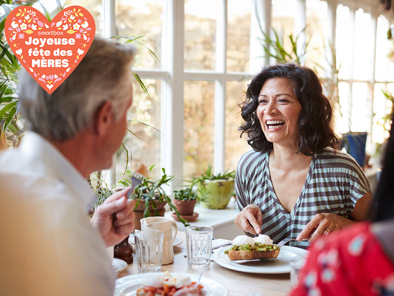 Coffret cadeau pour Maman : un dîner pour 2 personnes