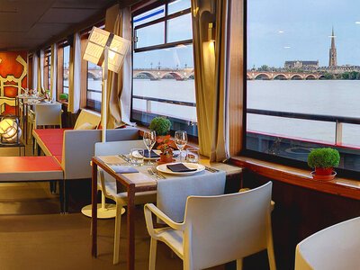 Coffret Croisière gourmande avec dîner au fil des quais UNESCO à Bordeaux