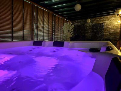 Caja Hotel Alfonso I 4*, Pontevedra: desayuno, acceso a pista de pádel y al spa para 2 personas