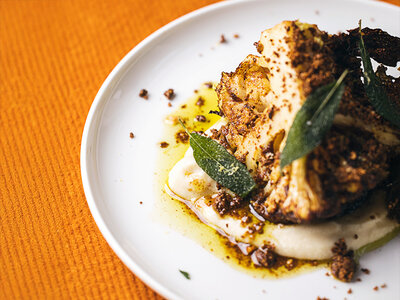 Boks 7-retters middag med vinmenu hos Restaurant Odette for 2