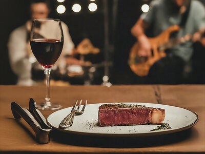 Geschenkbox Besonderes Abendessen für 2 Personen mit Live-Musik und 3-Gänge-Menü am Ufer des Genfer Sees