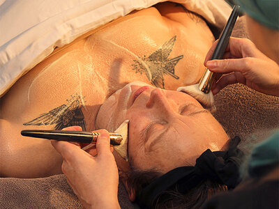 Tratamiento facial efecto lifting en Lush Spa Madrid para 2 personas