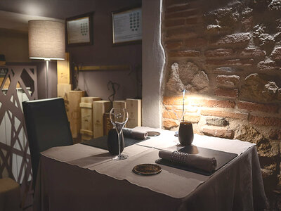 Cofanetto Ricercata cena con menù Degustazione e vini presso l'acclamato Ristorante Le Logge del Vignola