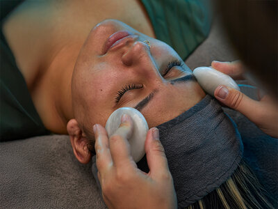 Caja Tratamiento The Sound Bath en Lush Spa Madrid para 1 persona