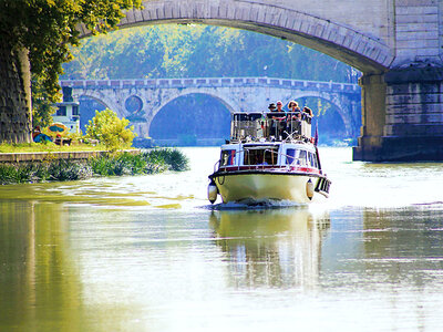 Cofanetto regalo Tour in barca sul Tevere e visita all’Ara Pacis: arte e bellezza a Roma
