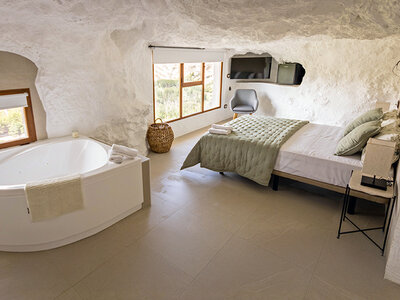 Caja regalo Casa Túnel Nido de Águilas, Albacete: 2 noches para 2 personas