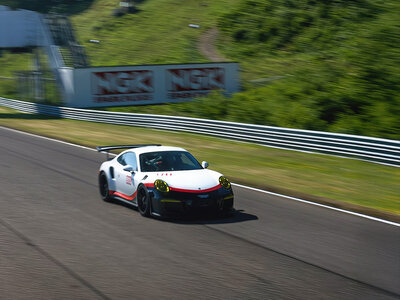 Boks Kør racerbil: 1 omgang i Porsche GT3 RS på Sjællandsringen