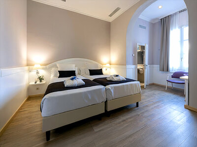 Caja Fin de semana en 1881 Hotel Balneario Vichy Catalan 3*: 1 noche, botella de cava y acceso a spa