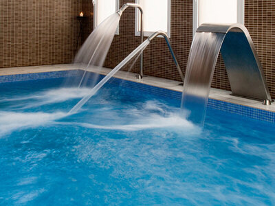 Caja 1881 Hotel Balneario Vichy Catalan 3*: 1 noche, desayuno y acceso a spa para 2