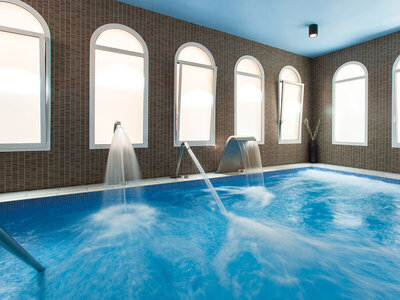 Escapada entre semana: 1 noche, cena y acceso a spa en el 1881 Hotel Balneario Vichy Catalan 3*