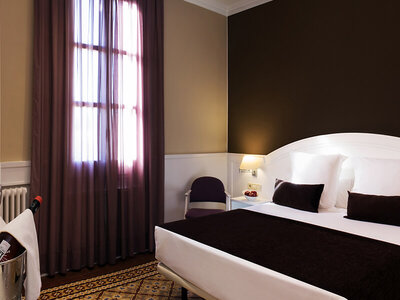 Caja Escapada entre semana: 1 noche, cena y acceso a spa en el 1881 Hotel Balneario Vichy Catalan 3*