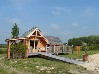 Coffret cadeau 3 jours insolites en cabane avec accès au bain nordique et dégustation au château près de Bordeaux