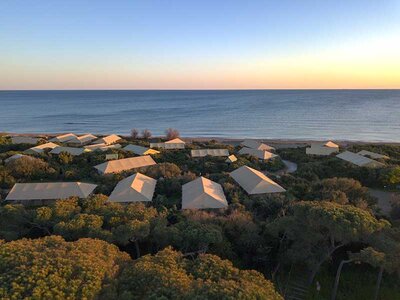 Cofanetto Insolita esperienza Glamping: 1 notte in Lodge Tent nella Maremma toscana