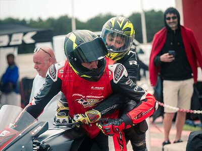 Adrénaline pure : baptême moto sur le légendaire circuit Paul Ricard