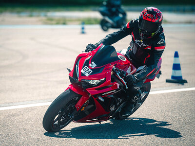 Coffret cadeau Stage de pilotage à moto : demie-journée de coaching sur le circuit Paul Ricard