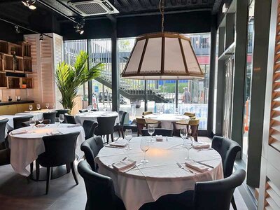 Caja Casa Carmen Restaurant, Sabadell: 1 menú para 2 personas