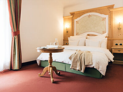Cofanetto Elegante pausa benessere tra le vette del Trentino: 1 notte con accesso Spa all'Hotel Alpin Royal 4*