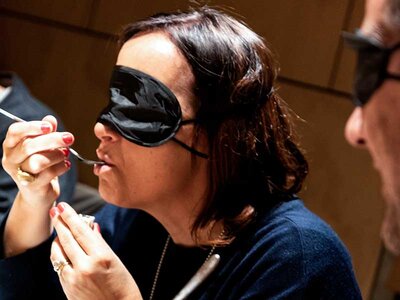 Cofanetto regalo Esperienza insolita sul Lago di Como: cena degustazione al buio  Da Carozzi - Formaggeria con cucina