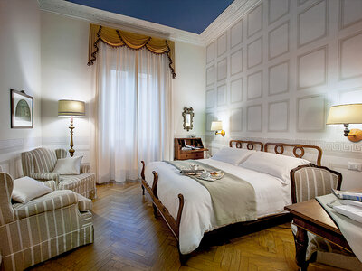 Cofanetto Lusso e gusto a Viareggio: 1 notte con cena in hotel 4* vista mare