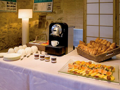 Hotel URH Molí del Mig 4*, Girona: 1 noche, desayuno y cava para 2