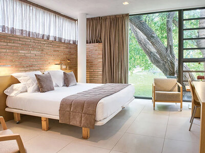 Caja Hotel URH Molí del Mig 4*, Girona: 1 noche, desayuno y cava para 2