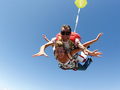 Coffret Saut en parachute en tandem le week-end : une expérience unique à Tallard