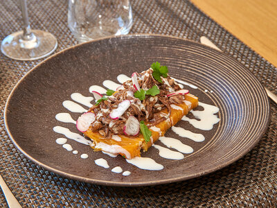 Hotel URH Molí del Mig 4*, Girona: 1 noche, desayuno y cena para 2