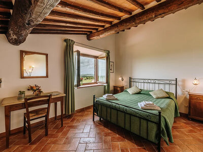 Cofanetto Toscana autentica per famiglie: 1 notte in casa colonica con piscine panoramiche vicino a Siena