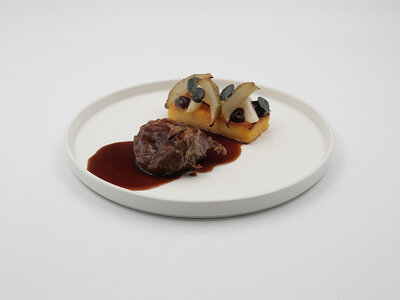 Smag på sæsonen: 2-retters middag med vin på Restaurant Dauphine