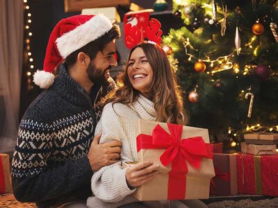 Cofanetto regalo Natale romantico: fino a 3 notti con cena o Spa