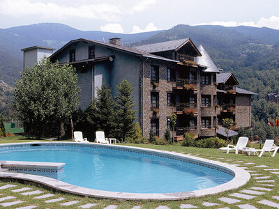 1 noche, desayuno y acceso a spa en Abba Xalet Suites Hotel 4* SUP