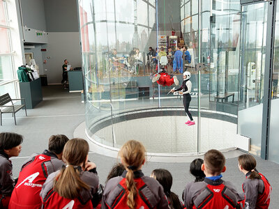 Cofanetto Sensazione del volo indoor ogni giorno con Aero Gravity vicino a Milano
