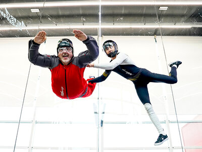 Cofanetto regalo Avventura adrenalinica per 2: volo indoor nel tunnel del vento tutti i giorni vicino a Milano