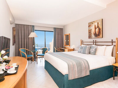 Viaggio a sorpresa con Drumwit: 3 giorni in hotel con voli inclusi per 2 persone