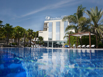 Caja regalo Hotel Gran Palas Experience 5* Beach Resort & Spa, Tarragona: 1 noche, cava y acceso a spa