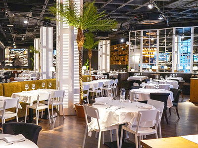 Caja regalo Casa Carmen Restaurant - Parquesur, Madrid: 1 menú para 2 personas