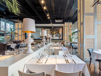 Caja regalo Casa Carmen Restaurant - L'Illa, Barcelona: 1 menú para 2 personas