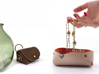 Coffret cadeau Atelier de maroquinerie : création de 2 accessoires en cuir pour 1 personne