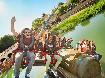 Caja ¡Navidad en PortAventura!: 4 entradas para 2 adultos y 2 niños