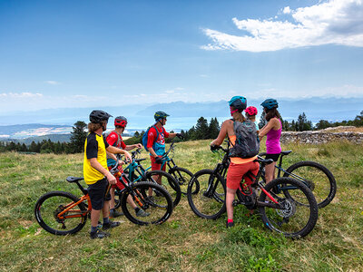Coffret cadeau Randonnée nocturne de 3 heures au clair de lune en e-Mountain Bike avec fondue dans le Jura