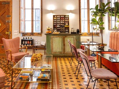 Caja 1 noche en junior suite y desayuno en We Boutique Hotel Barcelona