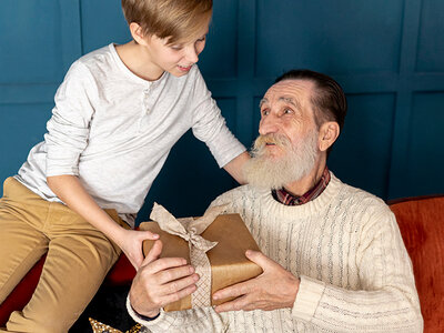 Coffret cadeau Multi-séjour avec activité détente ou sensations fortes pour grand-père