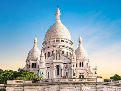 Caja Paris je t'aime: 2 noches, crucero nocturno y cena en el río Sena para 2 personas