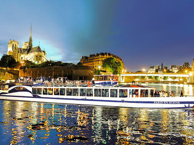 Paris je t'aime: 2 noches, crucero nocturno y cena en el río Sena para 2 personas