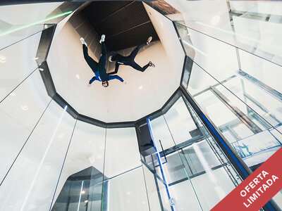 Caja regalo Túnel de viento en Windoor Barcelona, solo los MIÉRCOLES: 2 vuelos de 4.000 metros para 1 persona